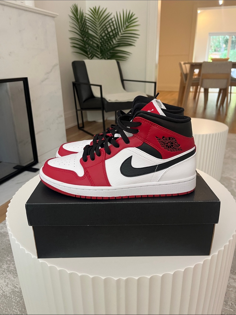 Air Jordan 1 Mid Chicago “White Heel” Size 9 Men’s